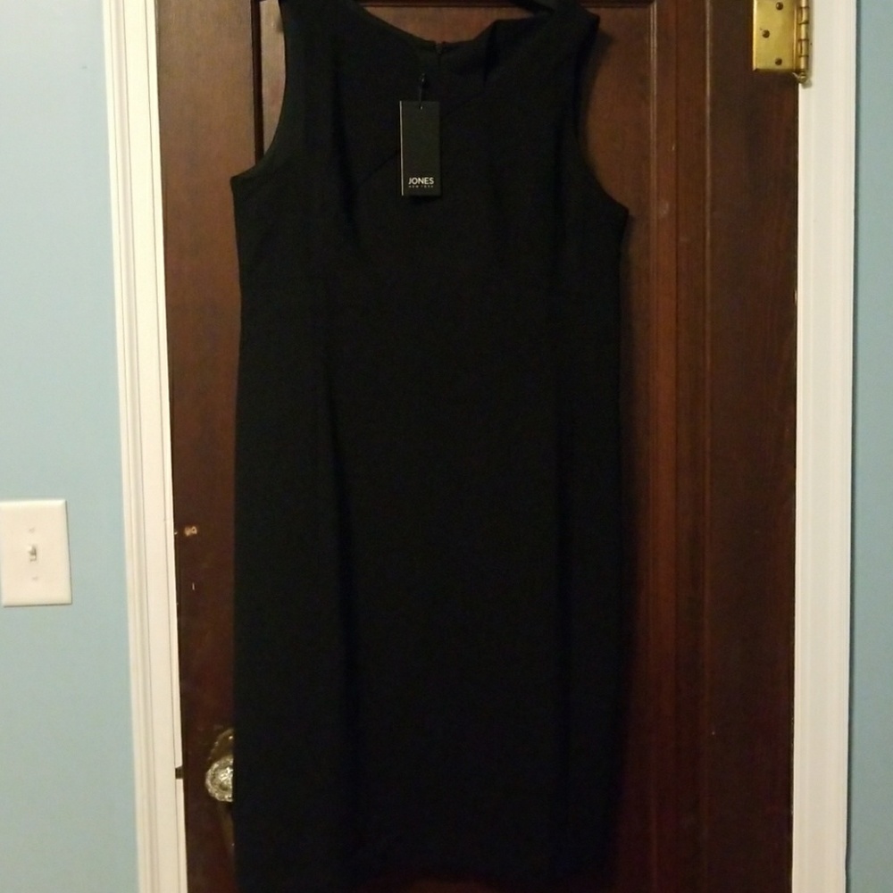 Black Jones NY Crepe Sheath Dress Size 14 NWT